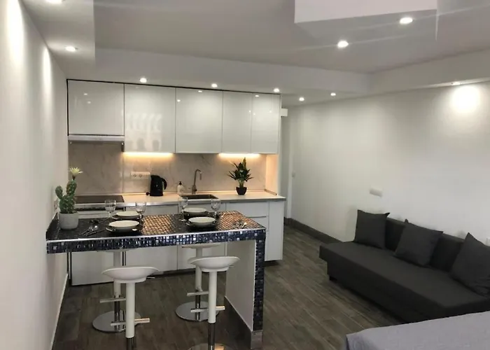 Tenerife Holidays 아데제