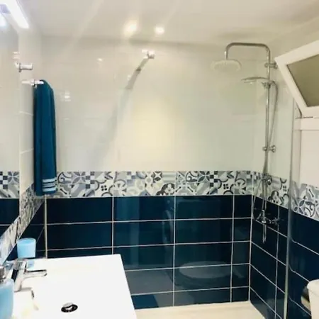 Tenerife Holidays 아데제